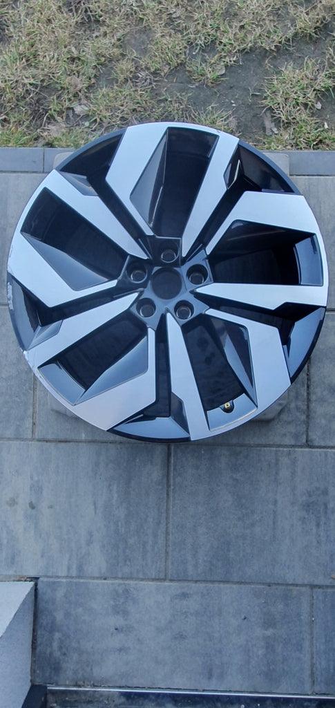1x Alufelge 20 Zoll 9.0" 5x112 42ET Glanz Silber 5LA601025CB Skoda Enyaq FEL9345821359av