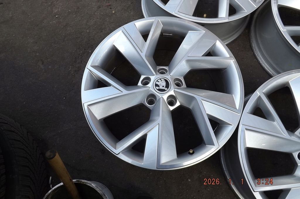 4x Alufelge 19 Zoll 7.0" 5x112 43ET Glanz Silber 565601025 Skoda Kodiaq FEL7126483774di