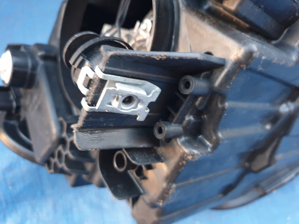 Frontscheinwerfer VW Caddy V 2K1941016B Ein Stück (Rechts oder Links) Headlight SCH1768259978vd