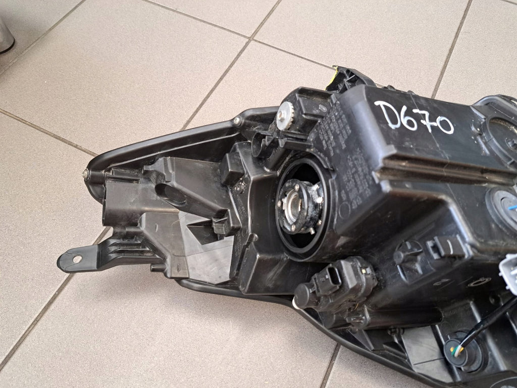 Frontscheinwerfer Toyota Yaris LED Rechts Scheinwerfer Headlight