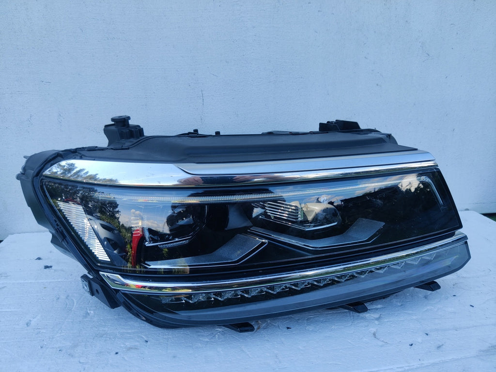 Frontscheinwerfer VW Tiguan 5NB941082A 030110123600 LED Rechts Headlight