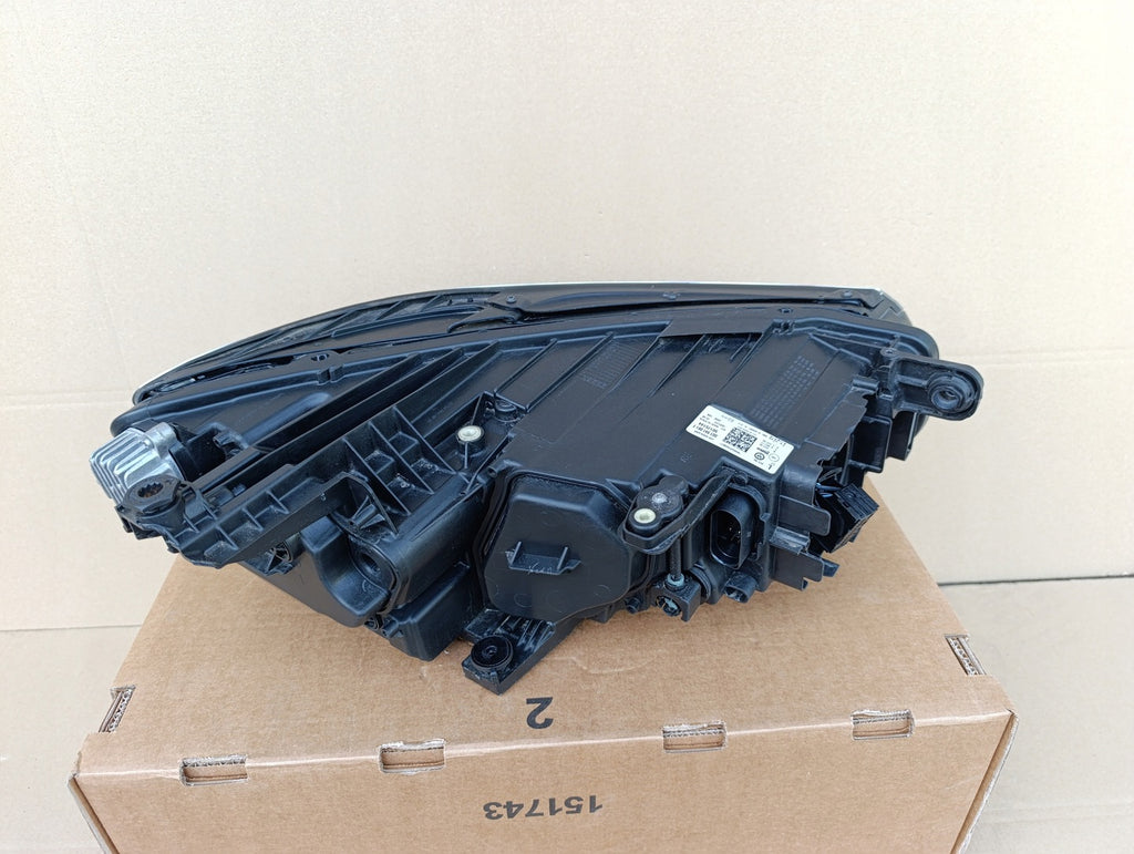 Frontscheinwerfer VW Passat B8 3G1941081T LED Ein Stück (Rechts oder Links) SCH7412424451yt