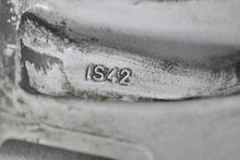 Laden Sie das Bild in den Galerie-Viewer, 1x Alufelge 15 Zoll 6.5" 5x120 42ET Glanz Silber 1095369 BMW 3 E46 E90 Rim Wheel FEL8079940488bo