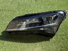 Laden Sie das Bild in den Galerie-Viewer, Frontscheinwerfer Skoda Superb III 3V1941015D Links Scheinwerfer Headlight SCH9652974528js