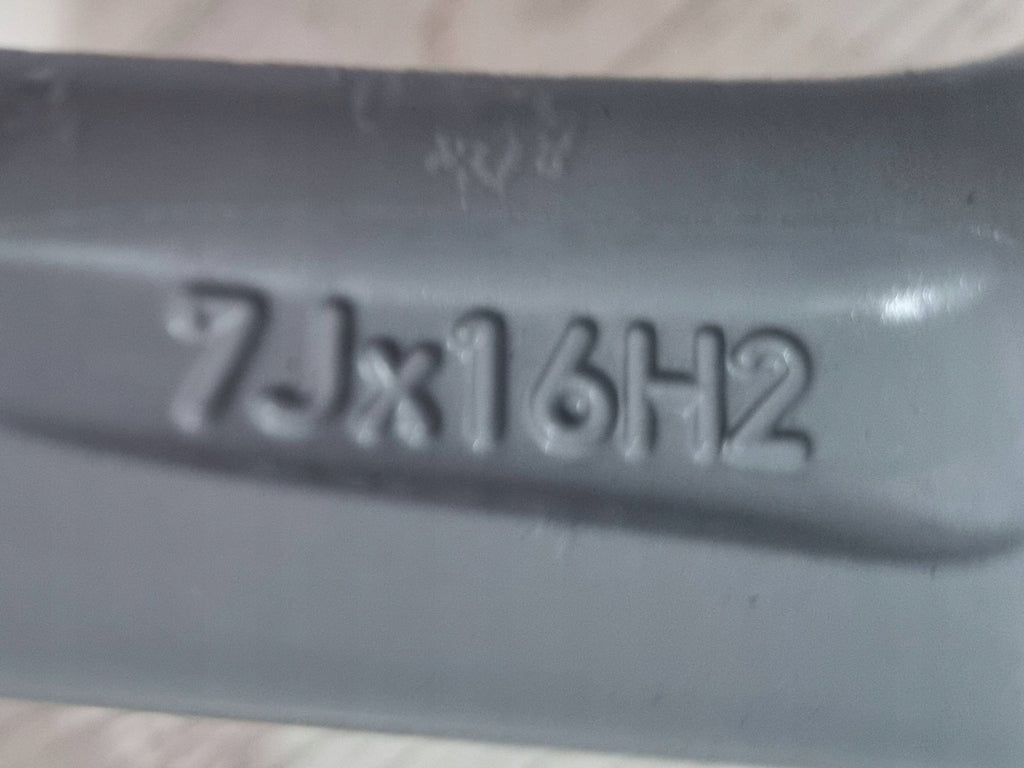 1x Alufelge 16 Zoll 7.0" 5x120 31ET Glanz Silber 6796236 BMW 1 F21 F20 Rim Wheel FEL5715989132rc