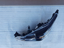 Laden Sie das Bild in den Galerie-Viewer, Frontscheinwerfer Toyota Corolla 81150-02T31-00 Links Scheinwerfer Headlight SCH9025368729zu