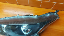 Load image into Gallery viewer, Frontscheinwerfer Toyota Yaris LED Ein Stück (Rechts oder Links) Headlight