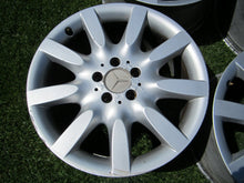 Laden Sie das Bild in den Galerie-Viewer, 4x Alufelge 18 Zoll 8.5&quot; 5x112 43ET Glanz Silber A2214011902 Mercedes-Benz W221