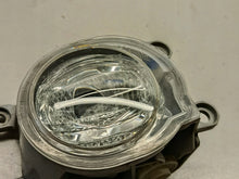 Laden Sie das Bild in den Galerie-Viewer, Frontscheinwerfer Toyota Hilux VIII 81210-02220 Rechts Scheinwerfer Headlight SCH8481708366ts