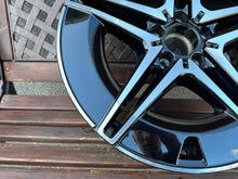 Laden Sie das Bild in den Galerie-Viewer, 1x Alufelge 19 Zoll 8.0" 5x112 34ET Glanz Schwarz A2934011600 Mercedes-Benz Eqc FEL9906870215ih