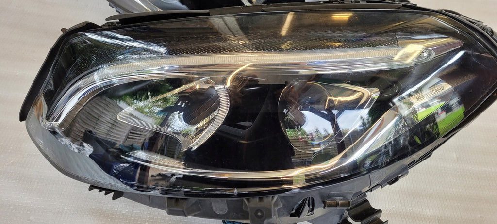 Frontscheinwerfer Mercedes-Benz A2469065301 LED Ein Stück (Rechts oder Links)