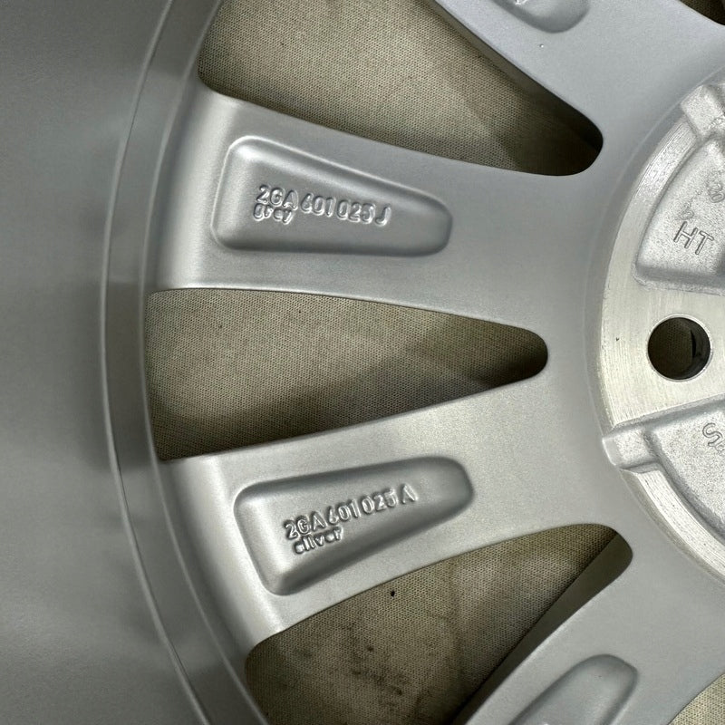 1x Alufelge 17 Zoll 7.0" 5x112 45ET Glanz Silber 2GA601025J VW Rim Wheel FEL1098453431ih