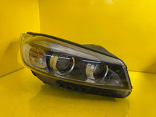 Load image into Gallery viewer, Frontscheinwerfer Kia Sorento III 92101-C5200 Xenon Rechts Headlight