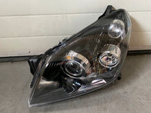 Laden Sie das Bild in den Galerie-Viewer, Frontscheinwerfer Opel Astra 93190390LH Xenon Links Scheinwerfer Headlight