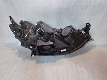 Laden Sie das Bild in den Galerie-Viewer, Frontscheinwerfer Ford Custom PZ31-13E015-AD Links Scheinwerfer Headlight SCH4708406162bb