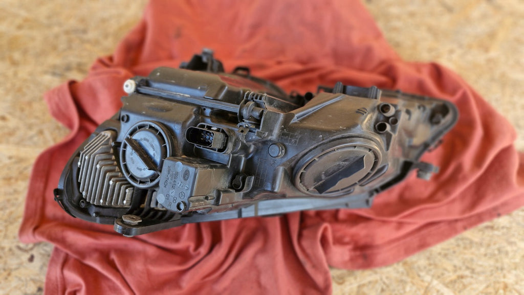 Frontscheinwerfer Mercedes-Benz W212 A2128205861 Xenon Rechts Headlight SCH7846848735fw