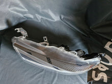 Load image into Gallery viewer, Frontscheinwerfer Toyota Yaris Full LED Links Scheinwerfer Headlight SCH1546626695rk