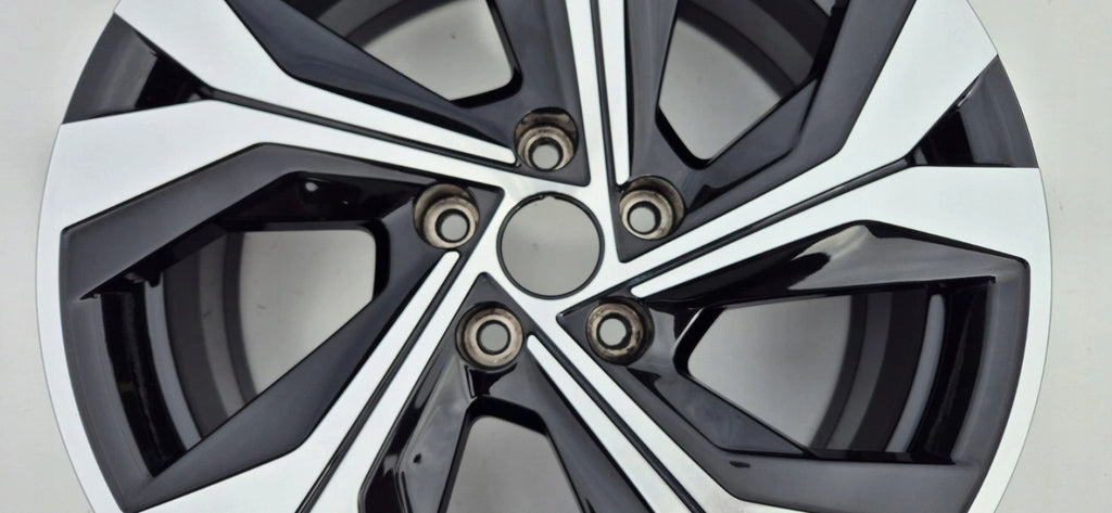 1x Alufelge 18 Zoll 7.0" 5x114.3 35ET 403001407R Renault Arkana I Rim Wheel FEL3853501730wb