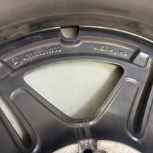 Laden Sie das Bild in den Galerie-Viewer, 1x Alufelge 18 Zoll 7.5" 5x112 40ET A2064011700 Mercedes-Benz Amg Rim Wheel FEL8106803685lv