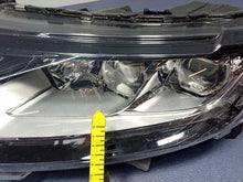 Laden Sie das Bild in den Galerie-Viewer, Frontscheinwerfer Mitsubishi Outlander III 8301C883 ECM921-21C10 LED Links