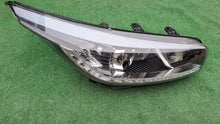 Laden Sie das Bild in den Galerie-Viewer, Frontscheinwerfer Kia Ceed 92102-A2380 LED Rechts Scheinwerfer Headlight