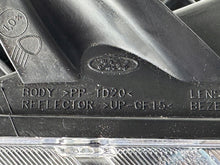 Load image into Gallery viewer, Frontscheinwerfer Ford Focus 4M51-13099-ED Xenon Rechts Scheinwerfer Headlight SCH7673370382xr