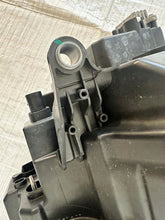 Laden Sie das Bild in den Galerie-Viewer, Frontscheinwerfer Skoda Karoq 57B941036B Rechts Scheinwerfer Headlight SCH9645598512mb