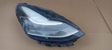 Laden Sie das Bild in den Galerie-Viewer, Frontscheinwerfer Tesla 3 1077367-50-B LED Rechts Scheinwerfer Headlight