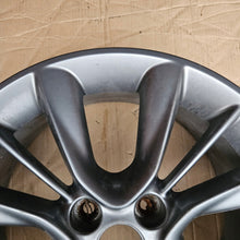 Load image into Gallery viewer, 1x Alufelge 16 Zoll 6.5" 4x100 40ET Glanz Silber 13374019 Opel Corsa Rim Wheel FEL7756916663tv