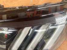 Laden Sie das Bild in den Galerie-Viewer, Frontscheinwerfer Peugeot 208 90123733 LED Links Scheinwerfer Headlight