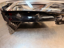 Laden Sie das Bild in den Galerie-Viewer, Frontscheinwerfer Dacia Sandero III Jogger 260101940R Rechts Headlight SCH5629246931ct
