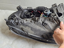 Laden Sie das Bild in den Galerie-Viewer, Frontscheinwerfer Volvo S80 V70 III 8635076 Rechts Scheinwerfer Headlight SCH4919509688xx