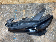 Laden Sie das Bild in den Galerie-Viewer, Frontscheinwerfer Mazda Cx30 Cx-30 DFR7-51040 Links Scheinwerfer Headlight SCH6256341231tq