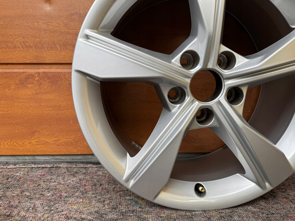 1x Alufelge 17 Zoll 7.5" 5x112 38ET Glanz Silber 8W0601025EH Audi A5 Rim Wheel FEL6743993394vj