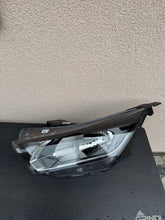Laden Sie das Bild in den Galerie-Viewer, Frontscheinwerfer Hyundai I20 III 92101-Q0050 Links Scheinwerfer Headlight