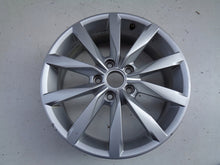 Load image into Gallery viewer, 1x Alufelge 17 Zoll 6.0&quot; 5x112 48ET 5G0601025K Vw Rim Wheel