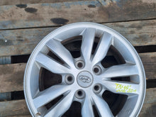 Load image into Gallery viewer, 1x Alufelge 16 Zoll 6.5&quot; 5x114.3 46ET 52910-2E600 Hyundai Tucson Rim Wheel