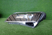 Laden Sie das Bild in den Galerie-Viewer, Frontscheinwerfer Skoda Superb III 3V1941015B Links Scheinwerfer Headlight SCH9788057123em