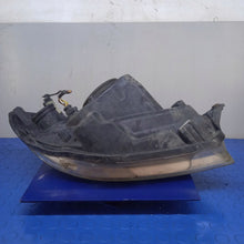 Laden Sie das Bild in den Galerie-Viewer, Frontscheinwerfer Skoda Fabia II 6J941017A Links Scheinwerfer Headlight