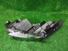 Laden Sie das Bild in den Galerie-Viewer, Frontscheinwerfer Honda Hrv Hr-V Rechts Scheinwerfer Headlight SCH2764892020bg