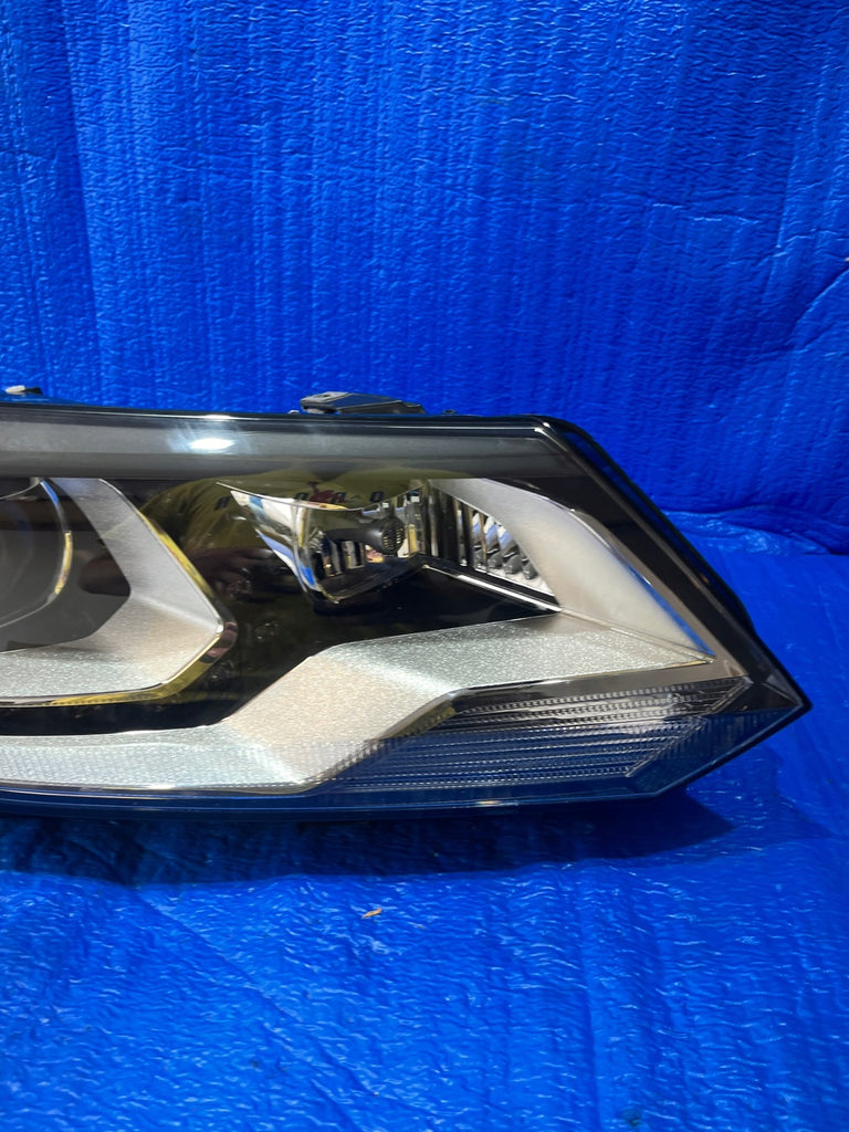 Frontscheinwerfer VW Tiguan 5N1941034B Xenon Rechts Scheinwerfer Headlight