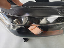 Load image into Gallery viewer, Frontscheinwerfer Ford Ranger Rechts Scheinwerfer Headlight