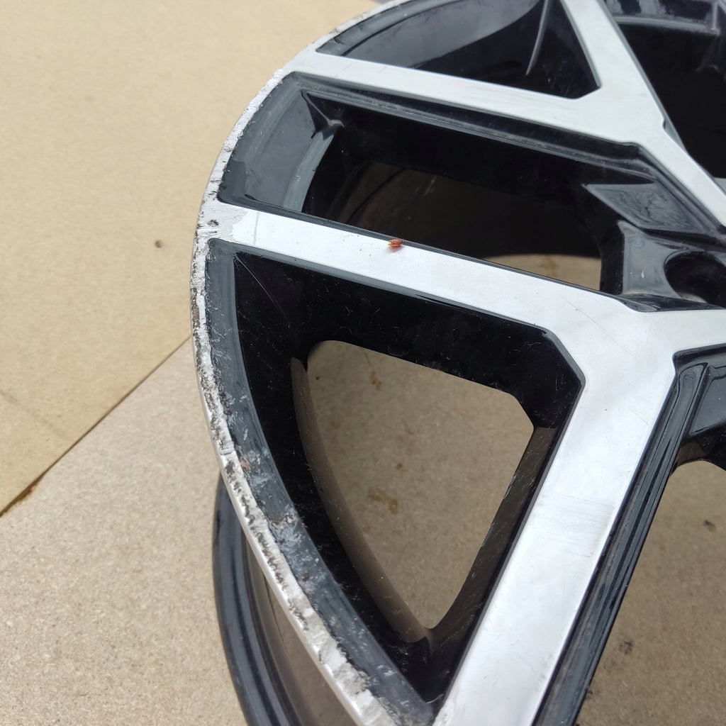 1x Alufelge 18 Zoll 7.0" 5x112 47ET Glanz Schwarz 6F9601025B Mg Ibiza Arona