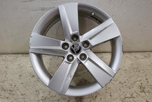 Laden Sie das Bild in den Galerie-Viewer, 1x Alufelge 16 Zoll 7.0&quot; 5x100 46ET 6V0601025 Skoda Fabia Rim Wheel