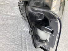 Load image into Gallery viewer, Frontscheinwerfer BMW G31 G30 7439209-01 LED Ein Stück (Rechts oder Links) SCH8527348991zx