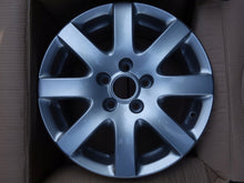 Load image into Gallery viewer, 1x Alufelge 16 Zoll 6.5" 5x112 42ET Glanz Silber 3C0601025F VW Passat Rim Wheel FEL4715625550kt