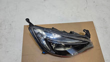 Laden Sie das Bild in den Galerie-Viewer, Frontscheinwerfer Opel Astra J 13371506 Rechts Scheinwerfer Headlight