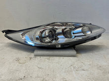Laden Sie das Bild in den Galerie-Viewer, Frontscheinwerfer Ford Fiesta 8A61-13W029CF Rechts Scheinwerfer Headlight SCH4779833264iu