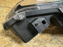 Load image into Gallery viewer, Frontscheinwerfer Toyota Corolla 81110-02S70 Full LED Rechts Headlight SCH2965195524sc