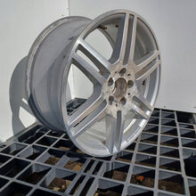 Load image into Gallery viewer, 1x Alufelge 18 Zoll A2074011402 Mercedes-Benz A207 W212 Rim Wheel FEL9943929422tw